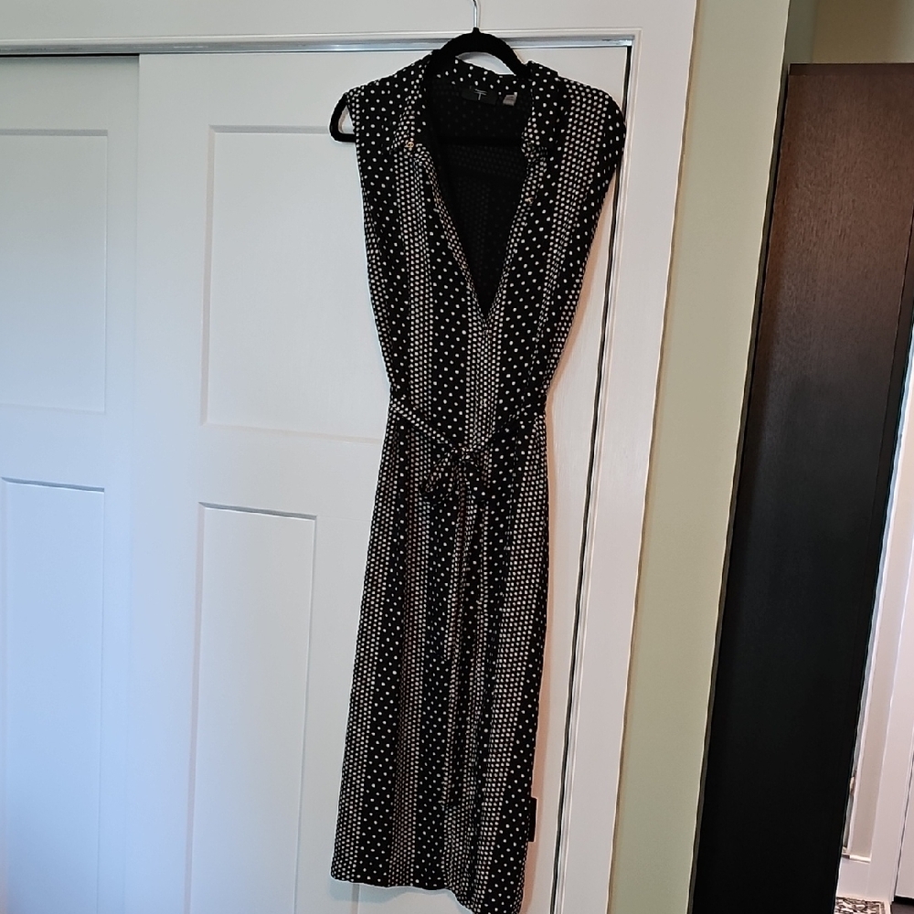 T Tahari Black Sleeveless Plunge Maxi Dress